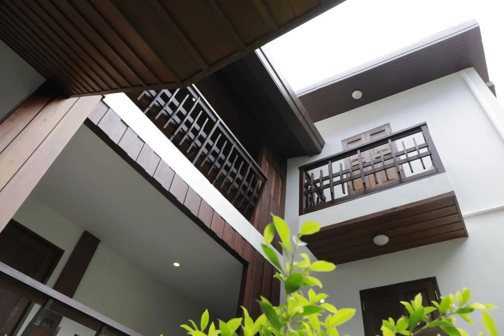 The Peaberry Explorer Hotel