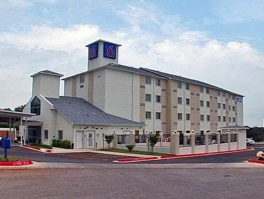 Motel 6 Marble Falls, TX - Tap to explore photos
