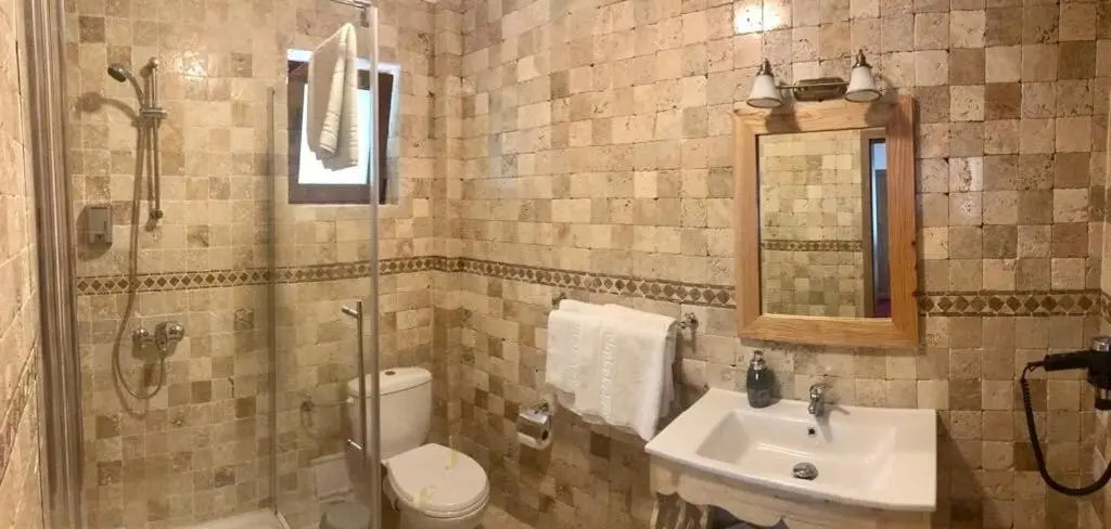 Standard Double room with balcony (full double bed)