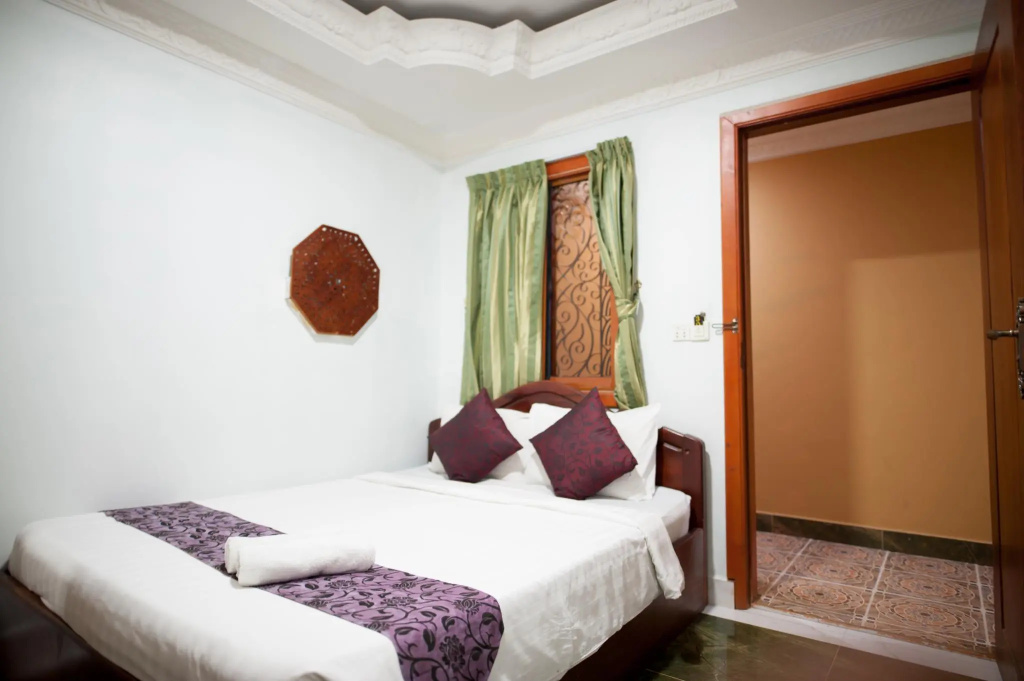 Standard Double room (full double bed)