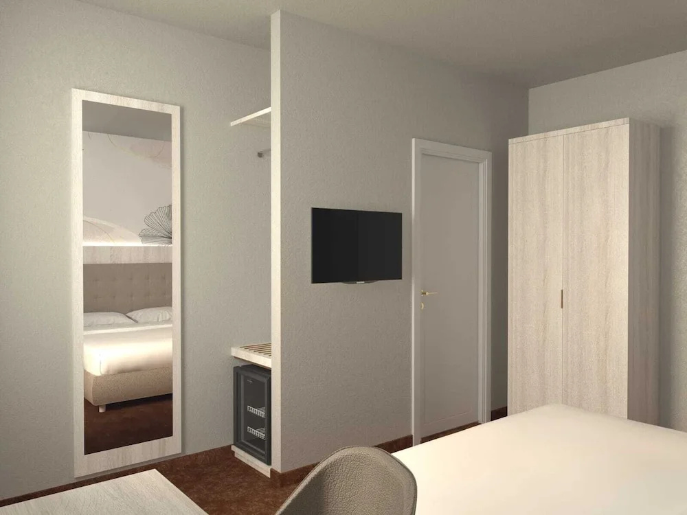 Superior Small Double room (full double bed)