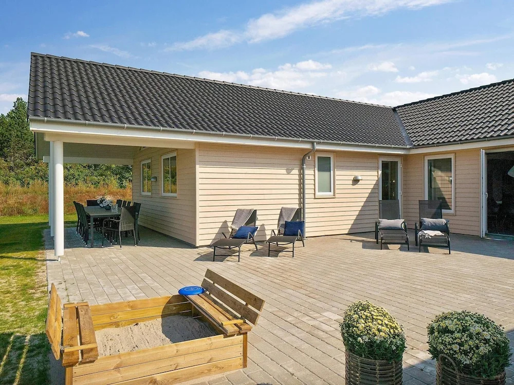 5 Star Holiday Home in Norre Nebel