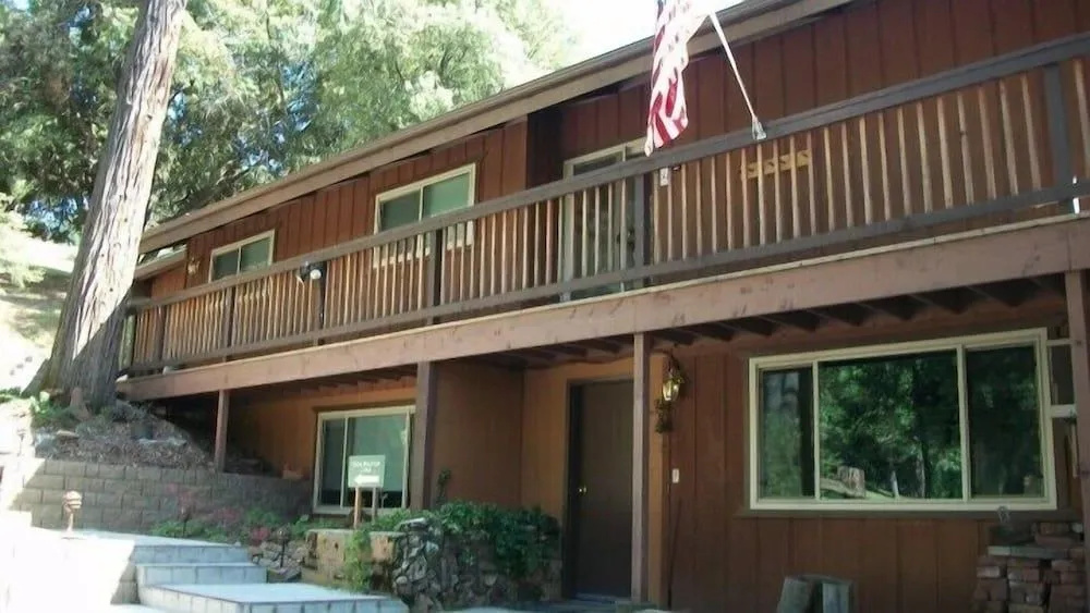 Yosemite Scenic Wonders Cedar Mountain