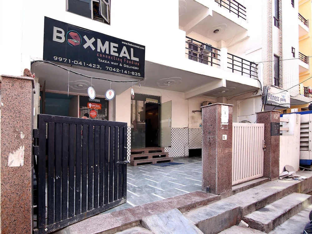 OYO 709 Hotel Cross Winds