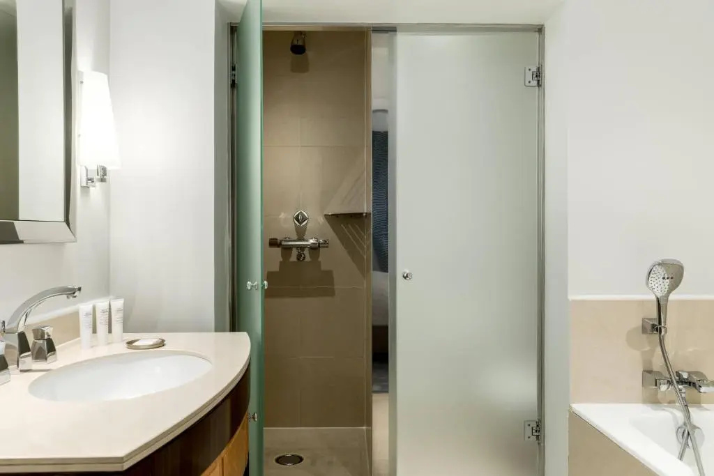 Renaissance Paris Vendome Hotel 55