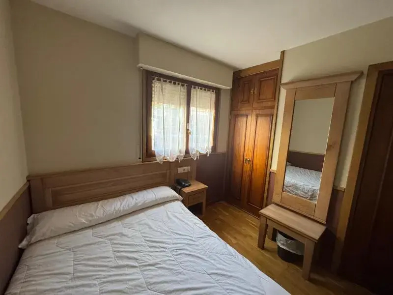 Economy room