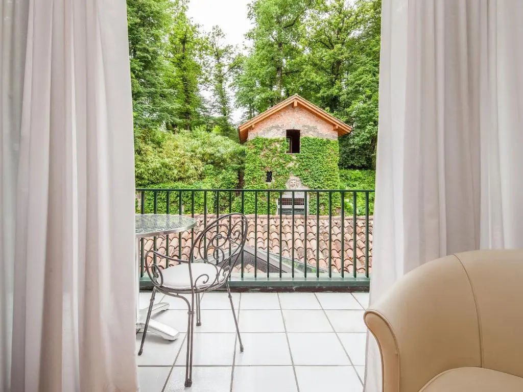 Balcony & Terrace