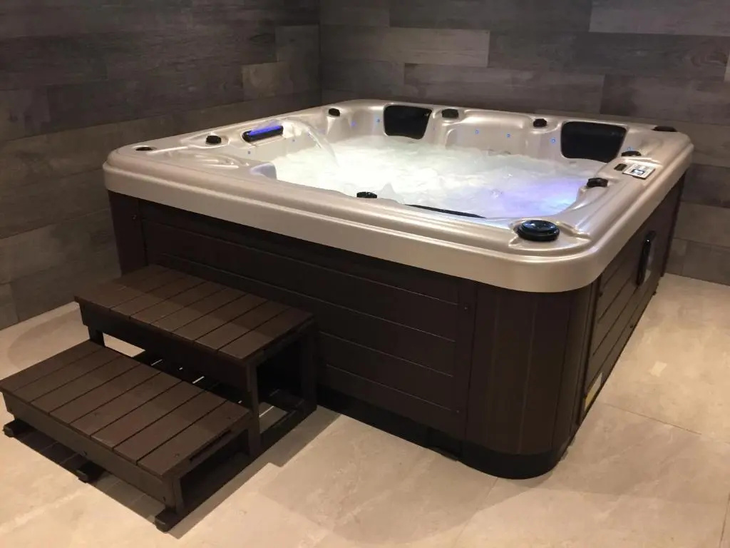 Deluxe Double Suite full double bed