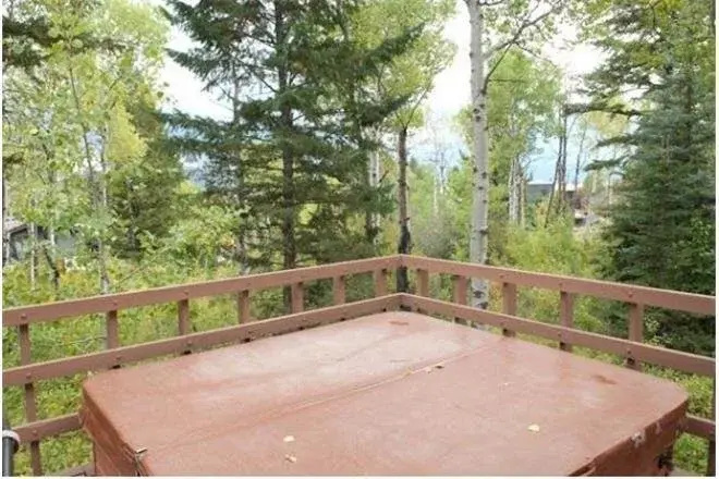 Baily House - 3BR Home + Private Hot Tub - LLH 63326