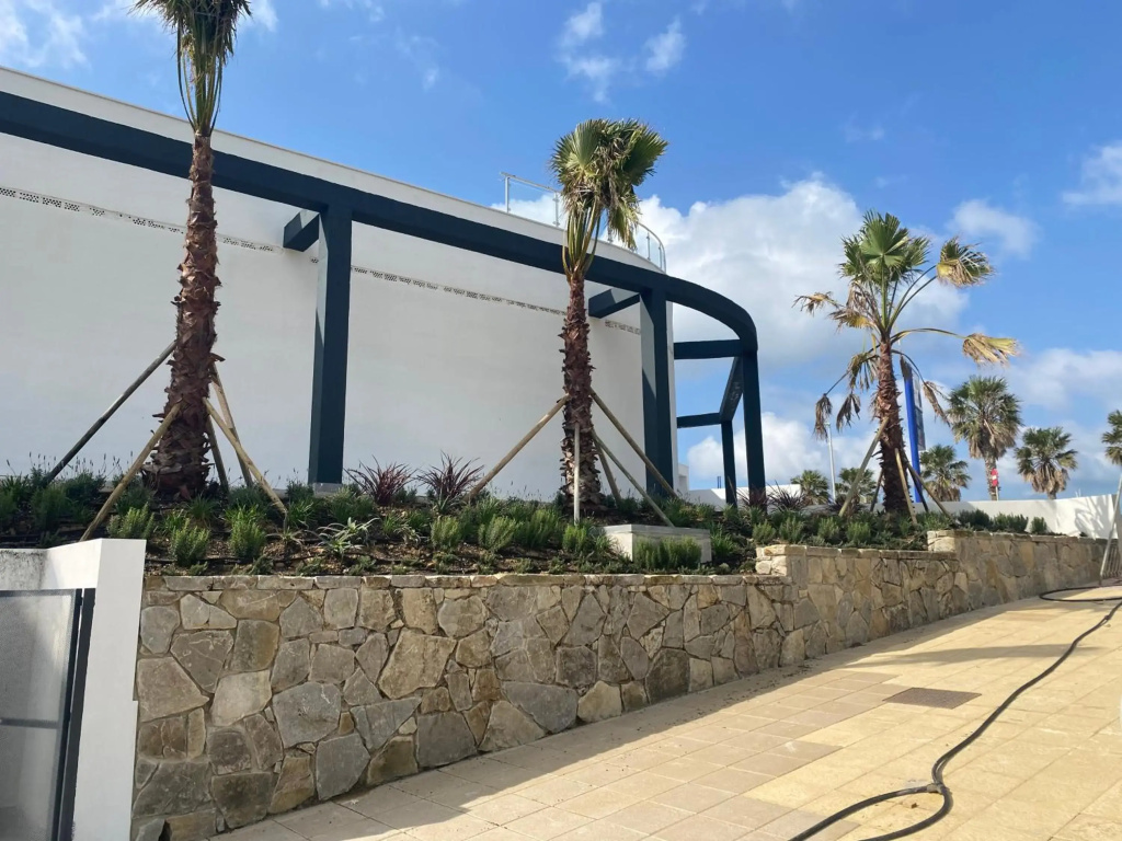 Jardín, Piscina y Fibra Óptica - SimplyTarifa