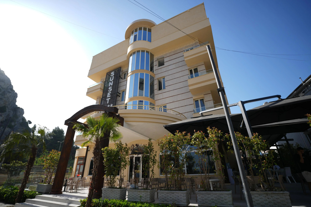 Inn Hotel