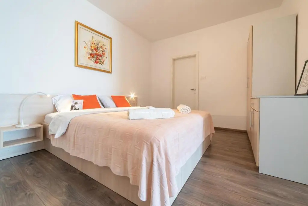 Apartmani D & J