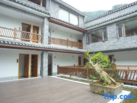 Shuixiu Hotel (Mist Bridge, Phoenix Ancient Town Scenic Area)