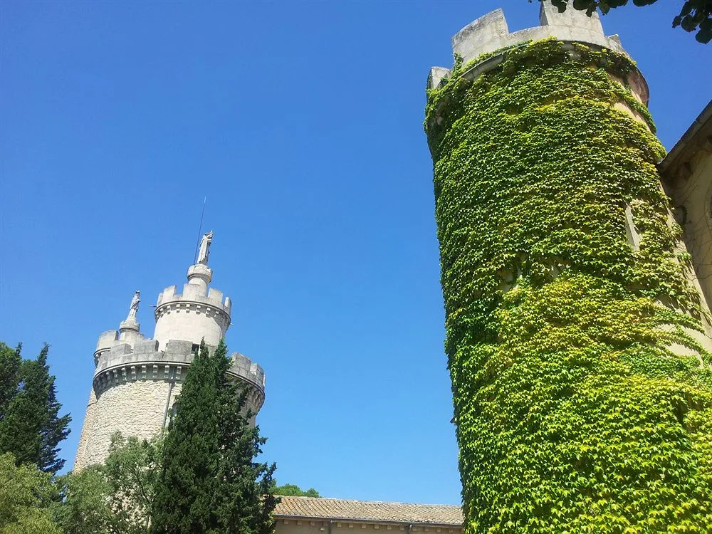 Hostellerie De L'abbaye De Frigolet