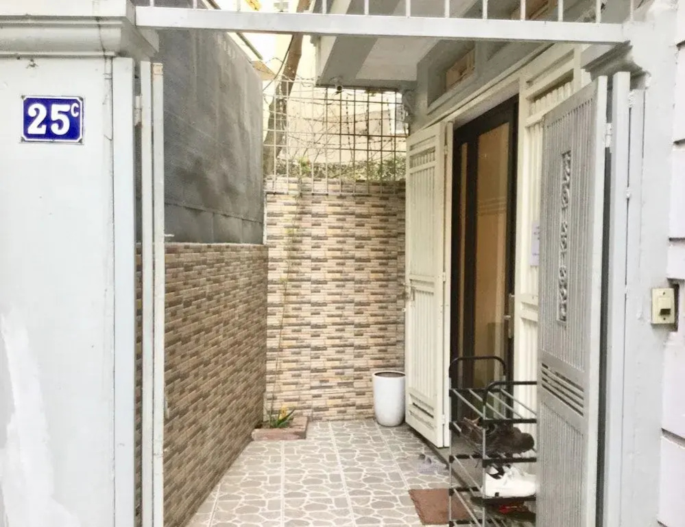 Mom's House Hostel