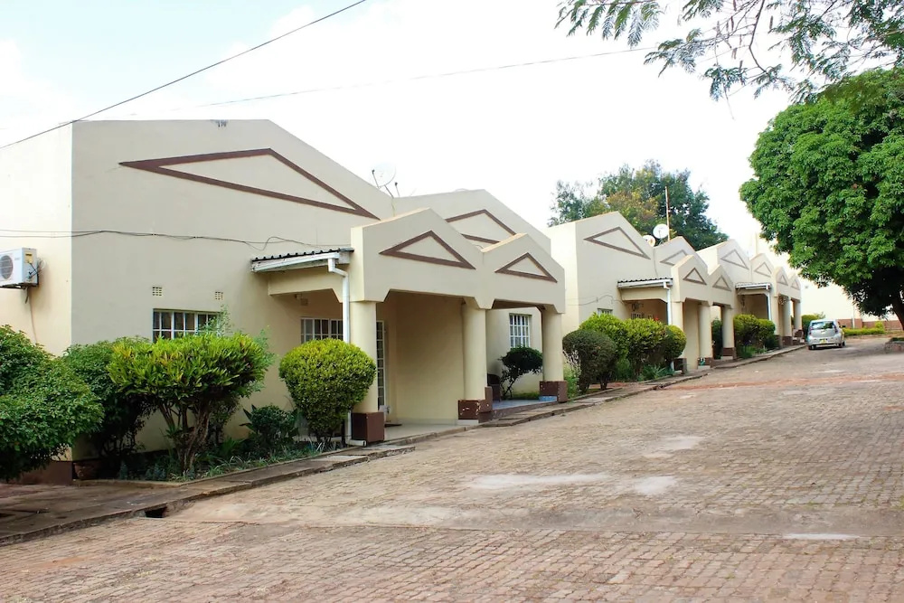 Riverside Hotel
