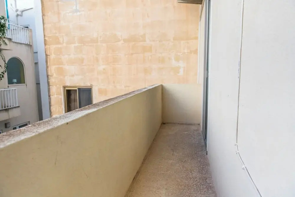 Cosy APT in Sliema- 2 mins walk from sea