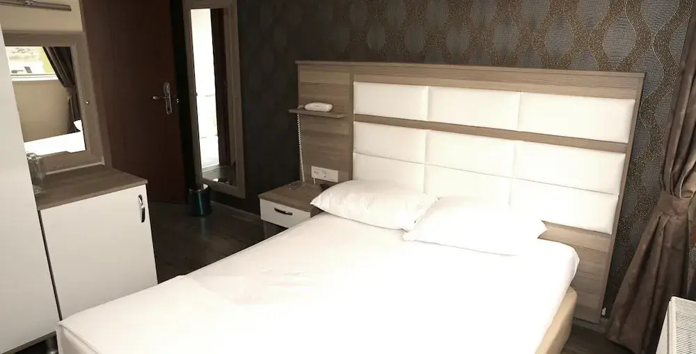 Comfort Double room with city view (full double bed)