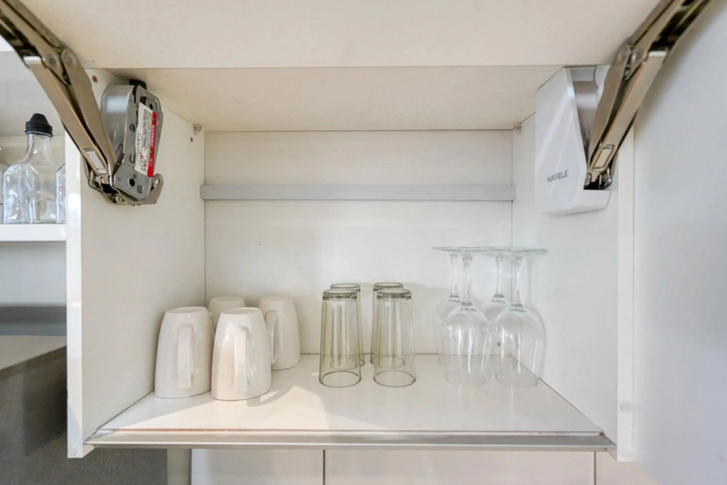 Hampton Collection - Charming 5 Sleeper Apartment with Pool - фото 8