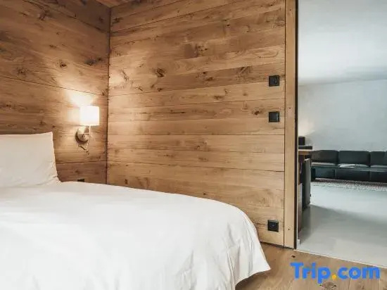3 Bedrooms Apartment with garden view