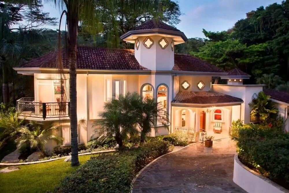 Harmon House in Herradura