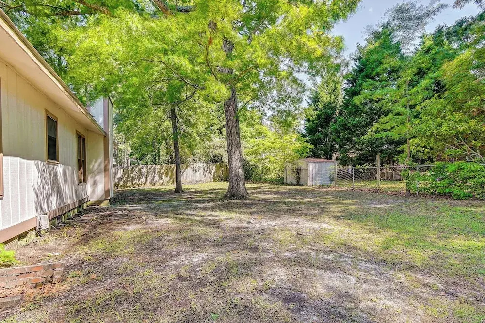 Fayetteville Vacation Rental w/ Yard!