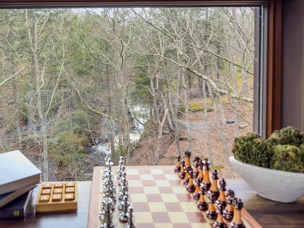 Waterfall Views Hot Tub Game Room Dog Friendly