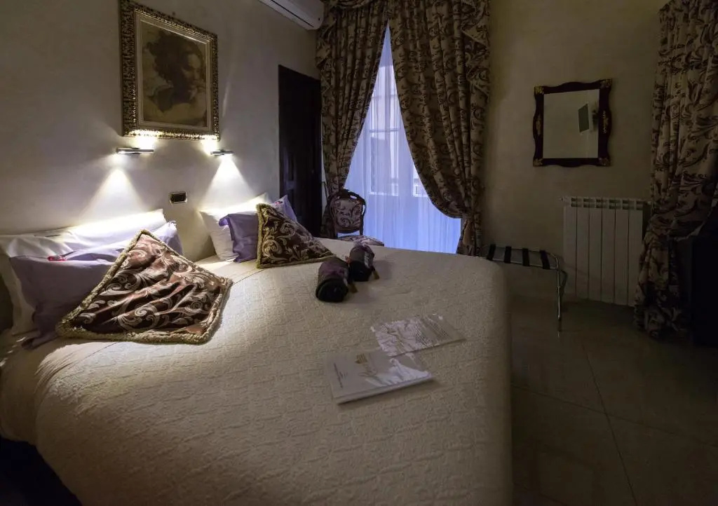 Deluxe Double room with balcony (full double bed)