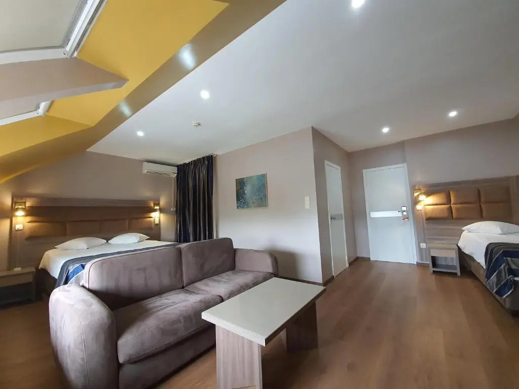 Deluxe Family room