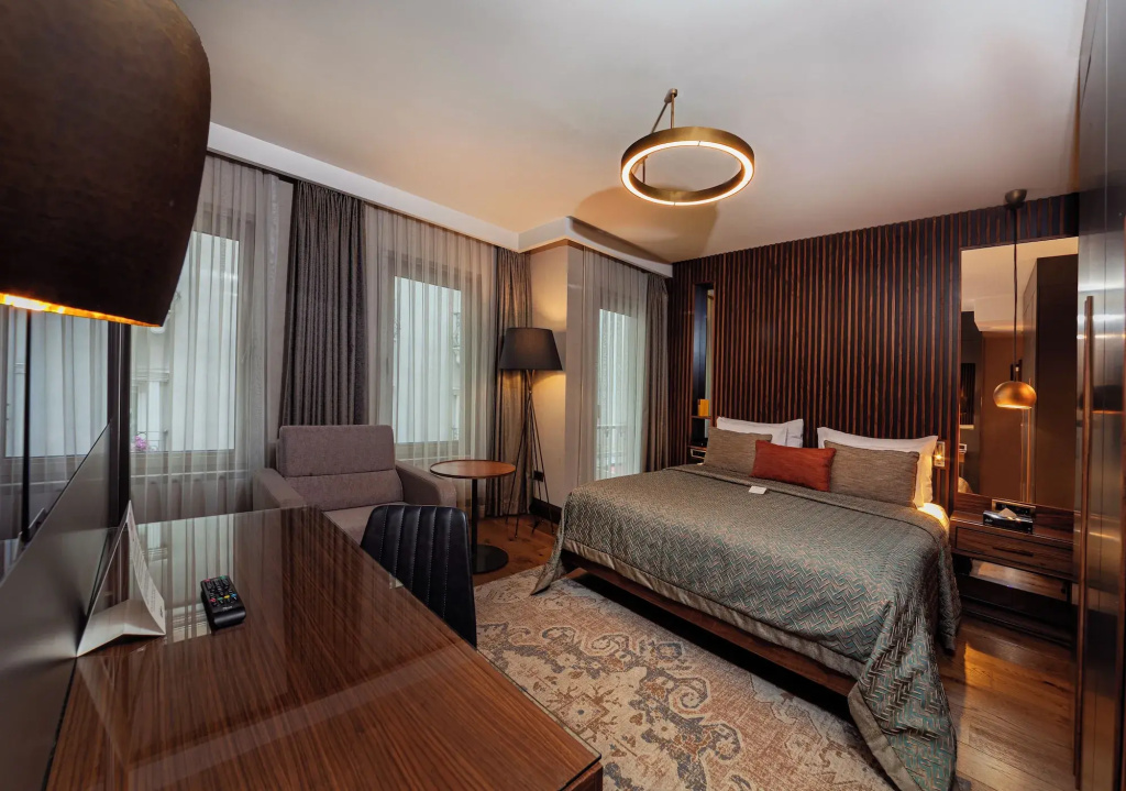 Levni Plus Hotel — фото