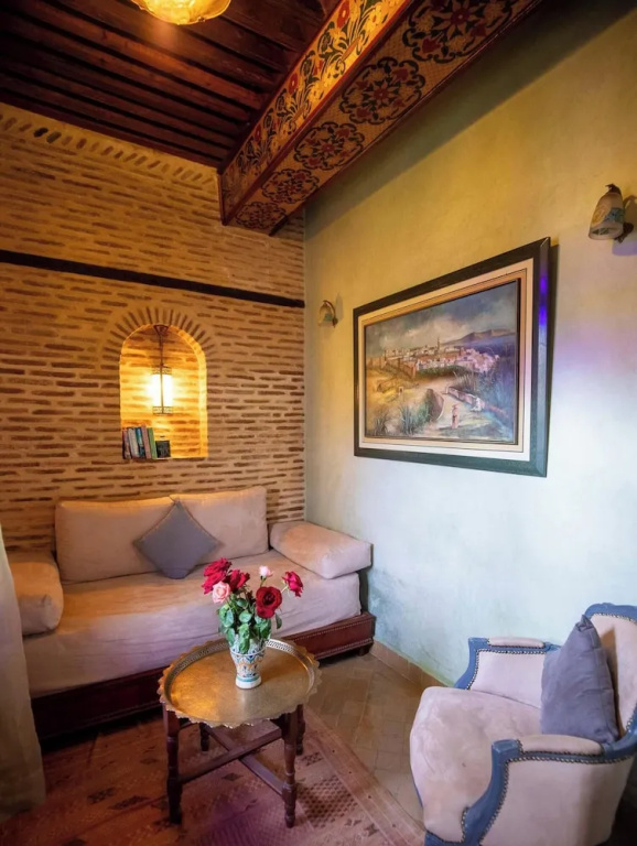 Classic Double room with balcony (full double bed)