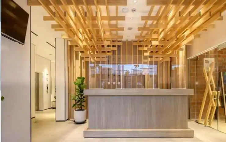 Lobby & Reception