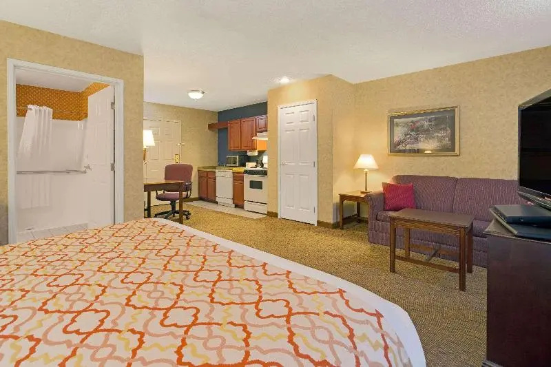 Hawthorn Extended Stay by Wyndham Cincinnati/Sharonville - Chambres