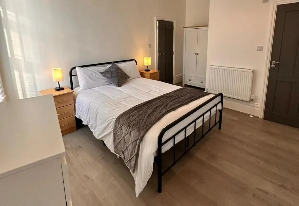 Near Beach - Parking - Wifi - Sleeps 2