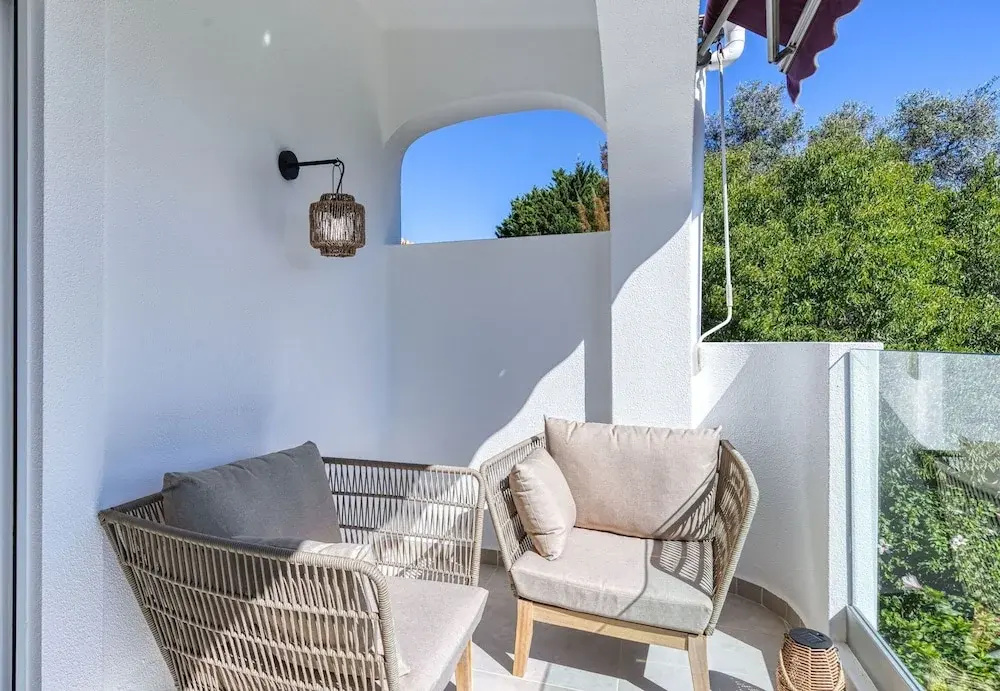 Casa Ella - Beautifully Renovated Townhouse Walkin