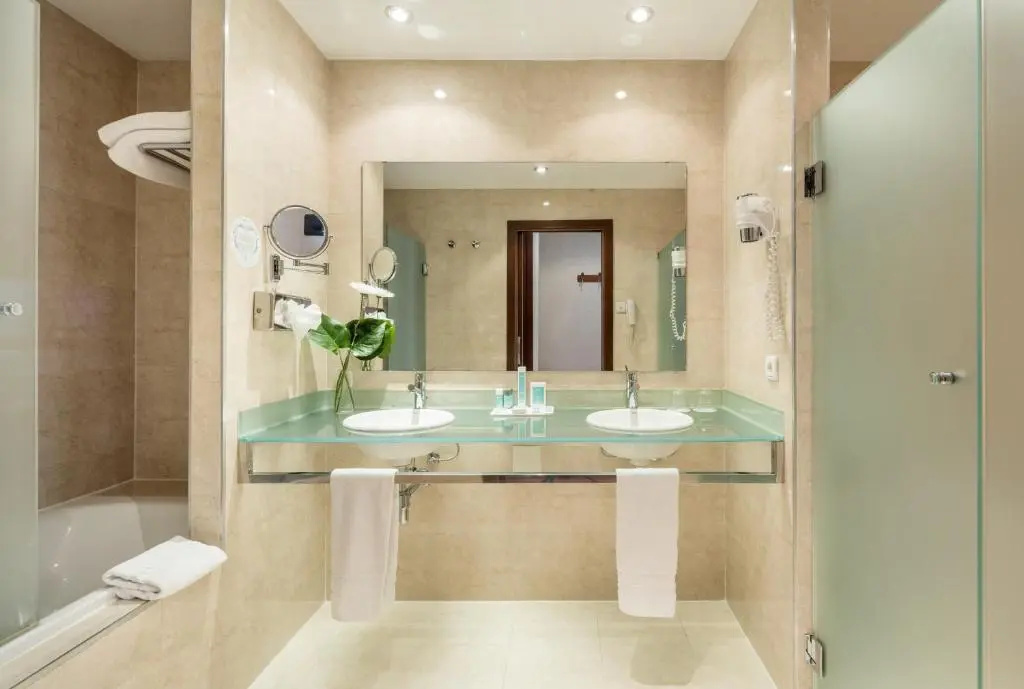 Ilunion Malaga Hotel - Chambres