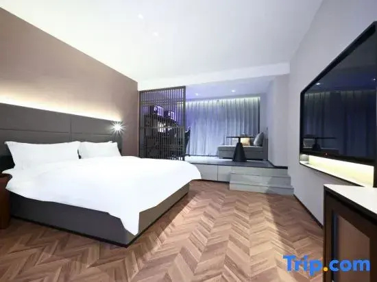 Premium Double room (full double bed)