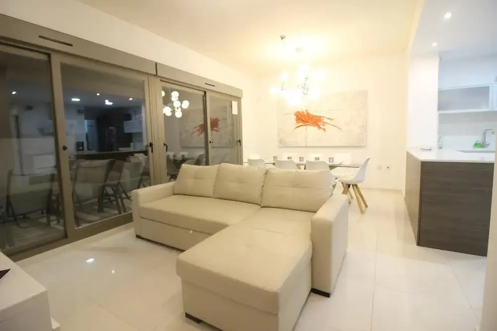Spacious Villa in Villamartin for 6