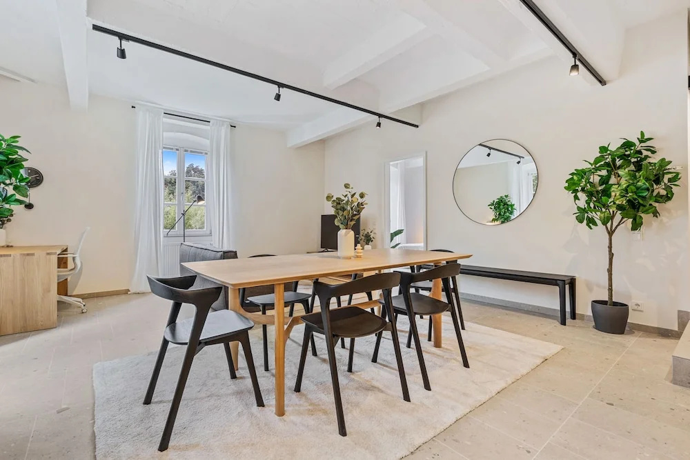 Clausen Hideaway Modern Apartment ID211