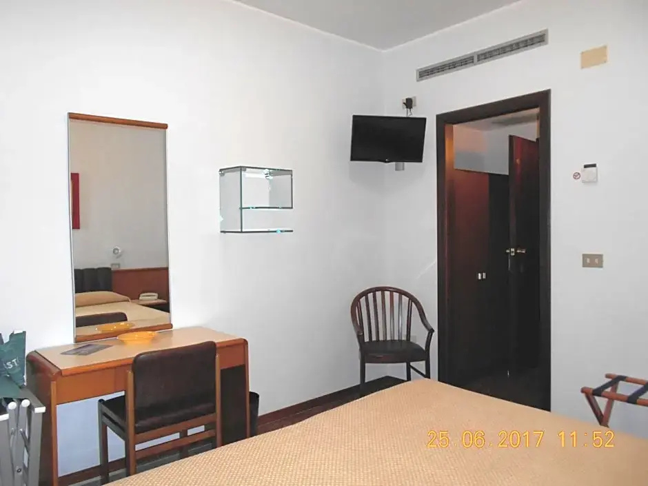 Standard Triple Family room