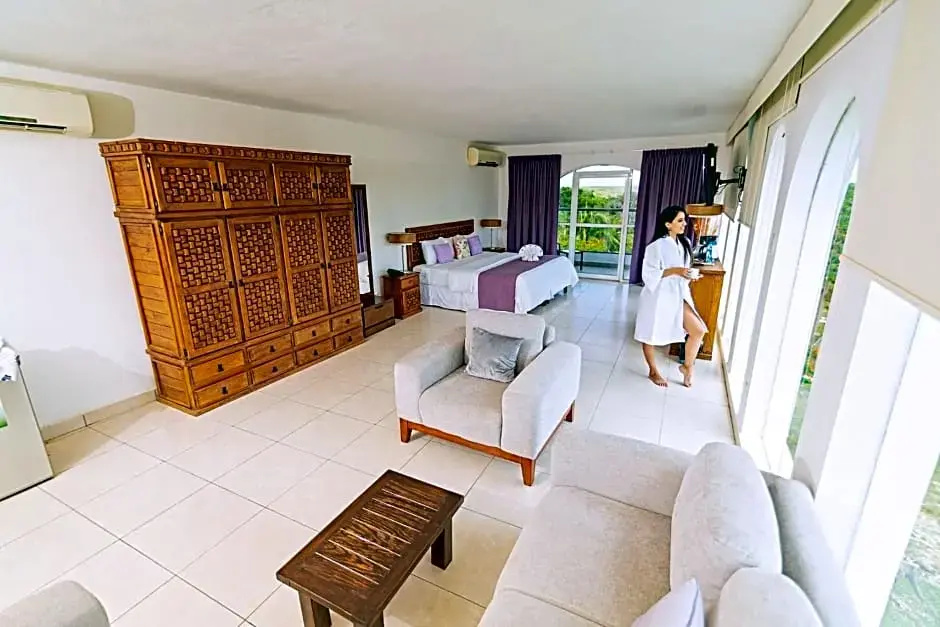 Double Suite with balcony (full double bed)
