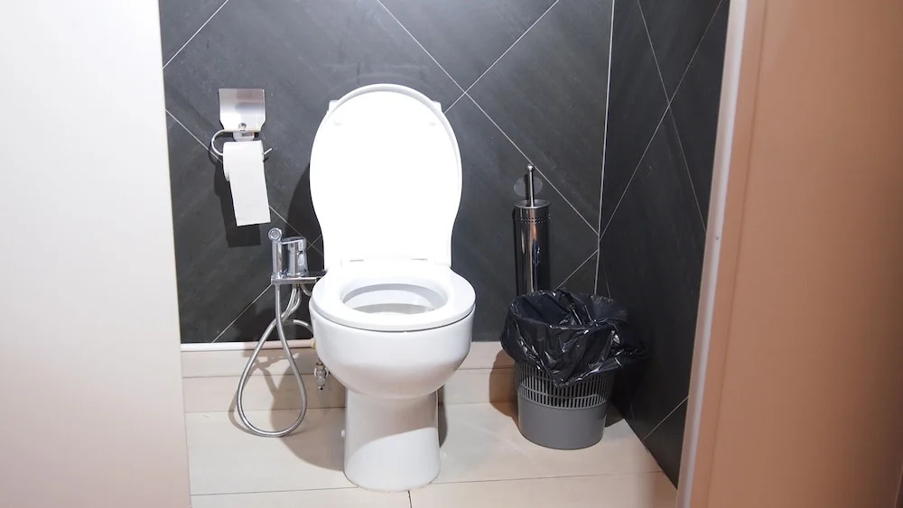 Кровать в общем номере (мужской номер) в Opaliha Loft rooms