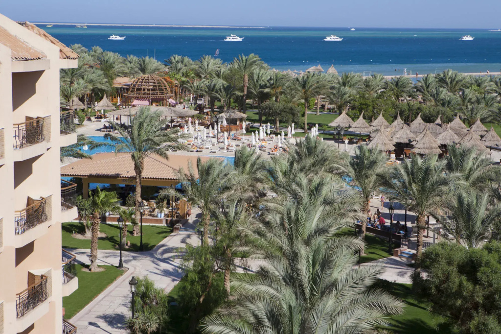 Beach & Waterfront