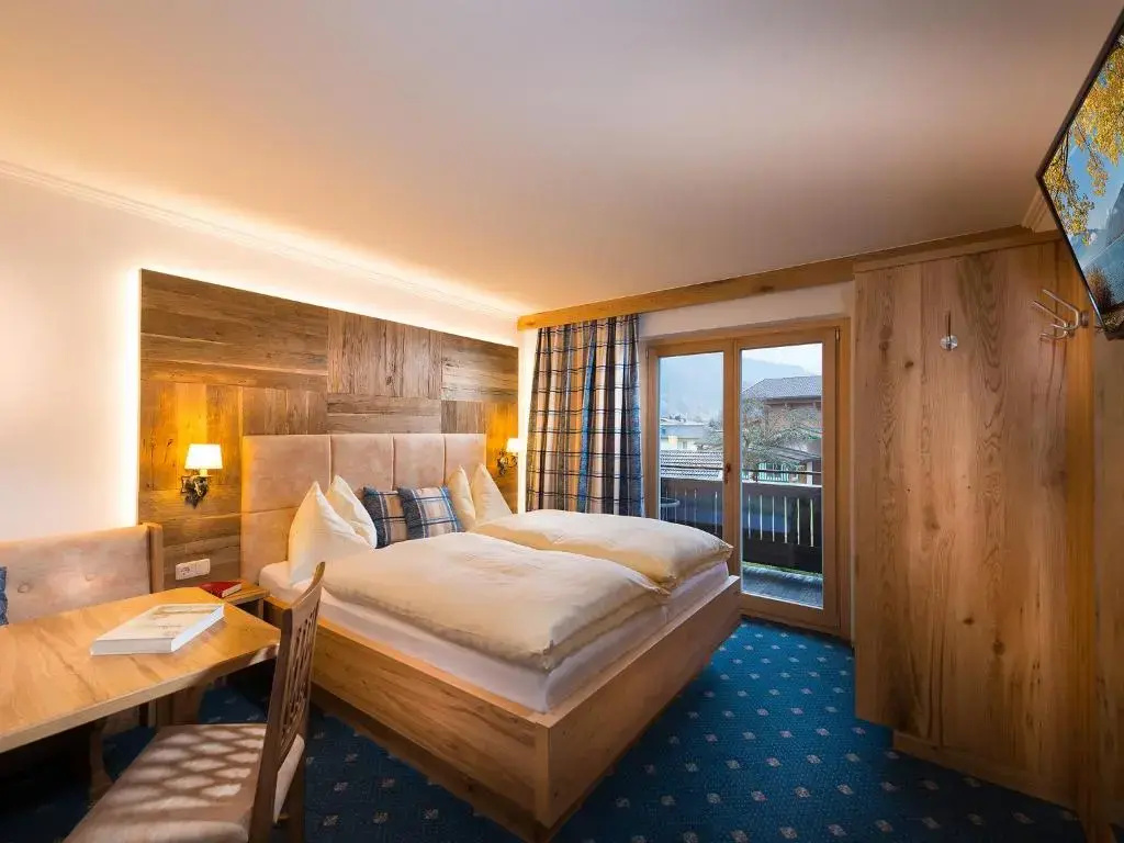 Standard Double room (full double bed)