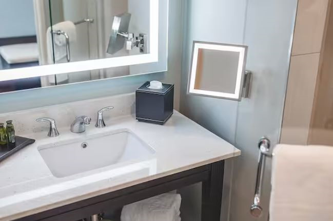 Номер с видом на реку в The Cotton Sail Hotel, Tapestry Collection By Hilton