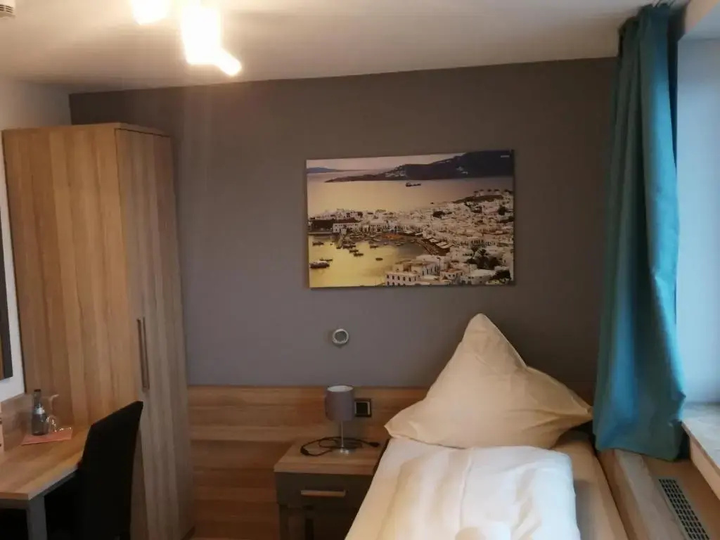 Deluxe Single room
