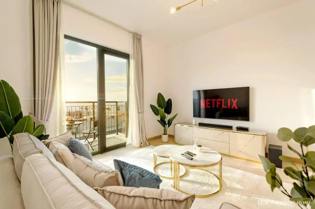 LUX - The La Mer Sea View Suite 3 1