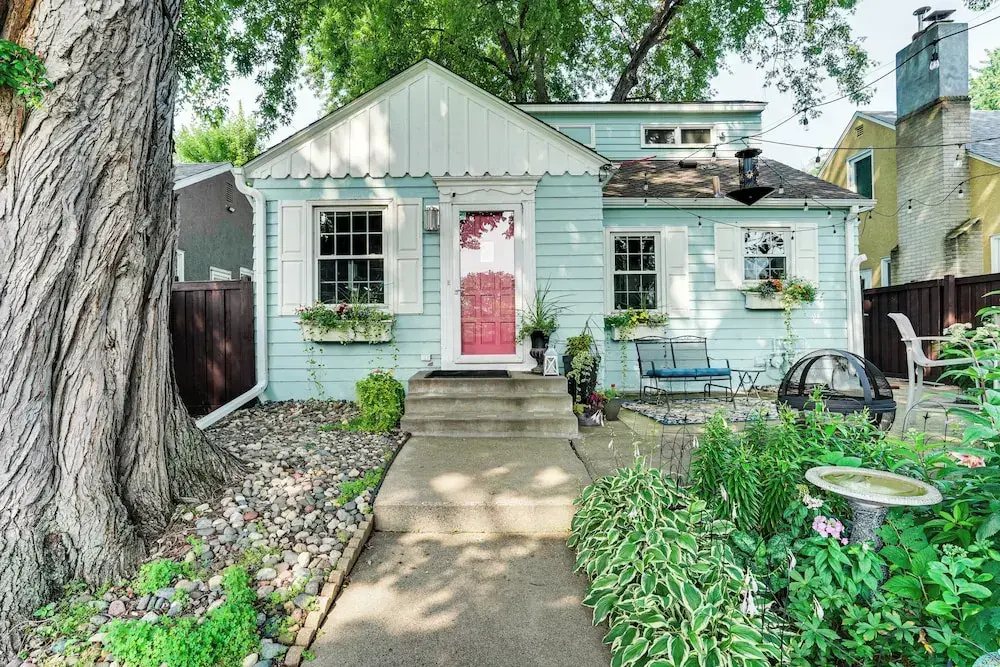 Chic Minneapolis Apt - 6 Blocks to Lake Nokomis!