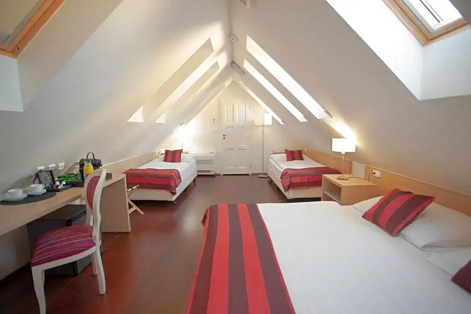 Deluxe Family room