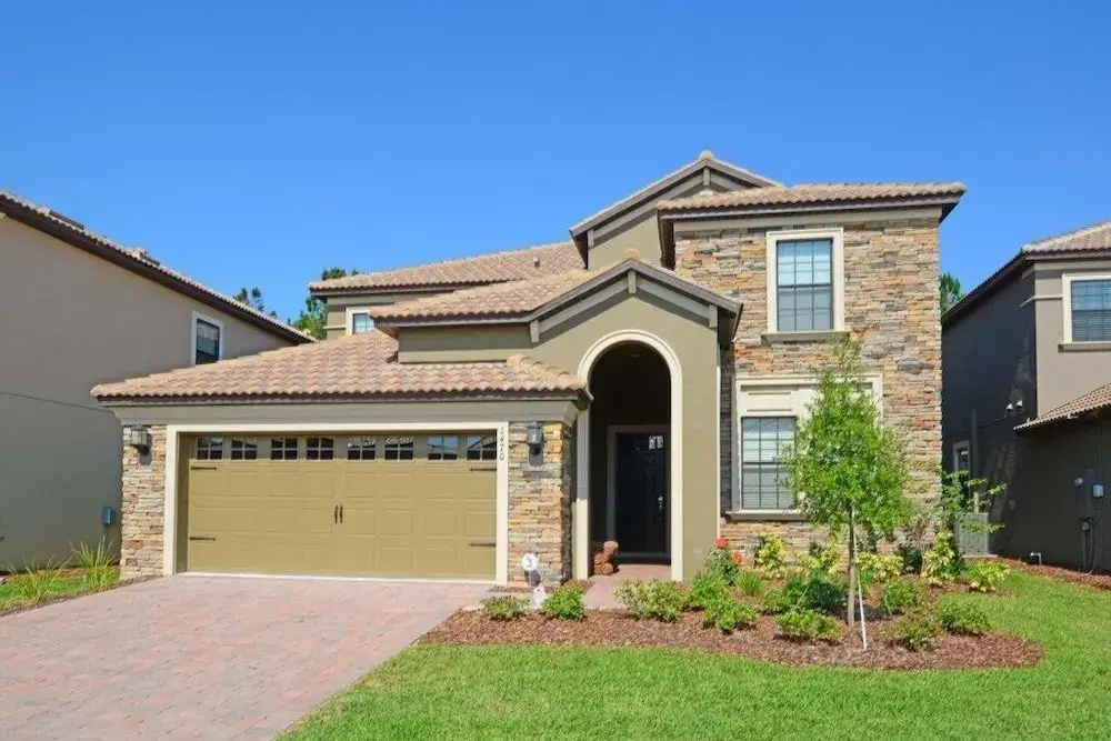 Resort Community, Large Private Pool, Free Wifi, Game Room, No Rear Neighbors! 6 Bedroom Home by RedAwning